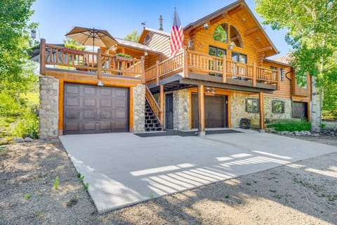 Dog-Friendly Grand Lake Cabin with Stunning Views! House in Rocky Mountain National Park