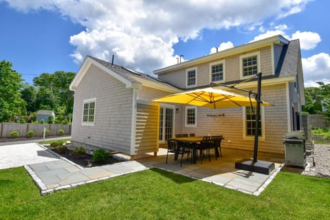 Rare - Newly built in Downtown Wellfleet Maison in Wellfleet