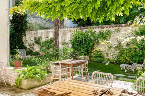 Chambres d'Hôtes Eden Ouest Bed and Breakfast in La Rochelle