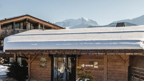 Property building, Day, Natural landscape, Winter, Mountain view