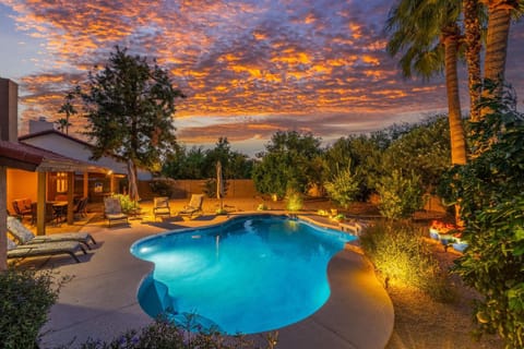 The Rustic Retreat: Luxury Oasis, 5 min to TPC Golf House in Scottsdale