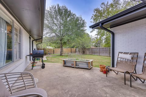 Spacious Bryan Home with Patio 4 Mi to Downtown Maison in College Station