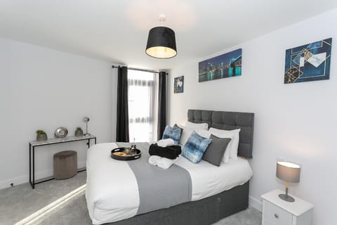 Watford Cassio Supreme - Modernview Serviced Accommodation Condo in Watford