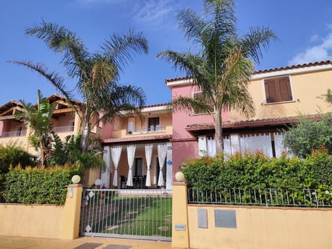 Property building, Garden, Garden view