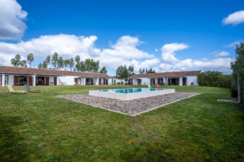 Property building, Garden, Garden view, Swimming pool