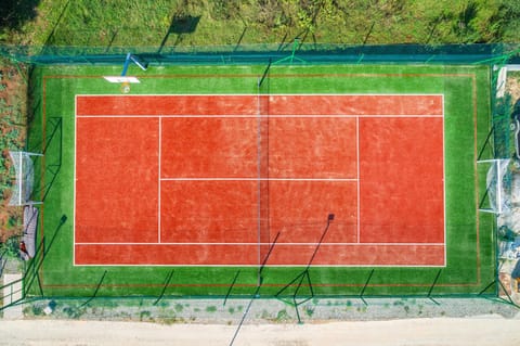 Tennis court