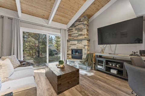 Tahoe Bliss: Ski, Hike, & Relax House in Incline Village