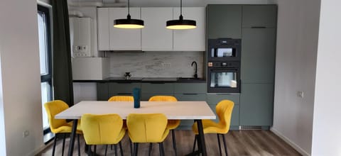 Dining area, kitchen