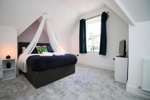 Chic 3-Bed Stay Near Cardiff’s Top Sights Apartment in Cardiff