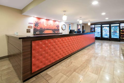 Ramada by Wyndham Burbank Airport Hotel in Burbank