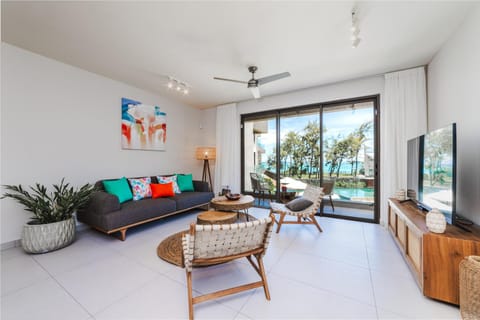 Brand new, Beachfront Ocean Terraces, Poste Lafayette-Apt-C4 Condominio in Mauritius