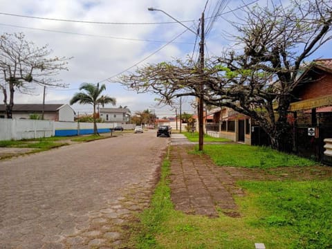 Neighbourhood, Street view