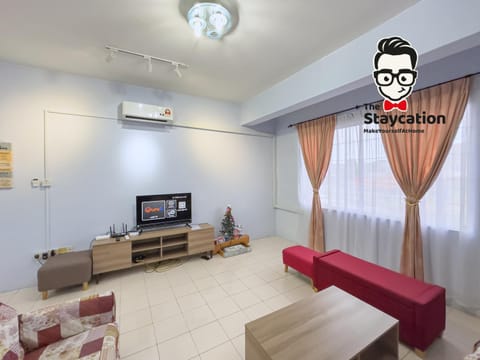 Communal lounge/ TV room, TV and multimedia, air conditioner