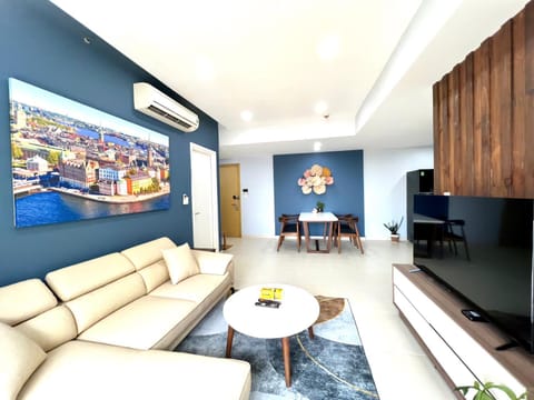 TV and multimedia, Living room, Seating area, air conditioner