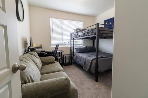 Extended Stay Condo at Rockwell Ranch - 3BR, Wi-Fi Condo in American Fork