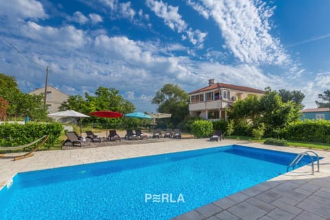 House MIRABELLE with Pool Bed and Breakfast in Nerezine