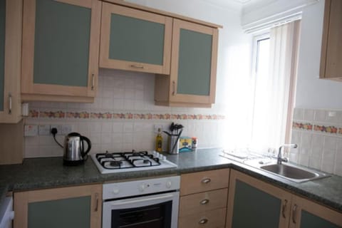 A 3 bedroom apartment with parking in central Kingsbridge Casa in Kingsbridge