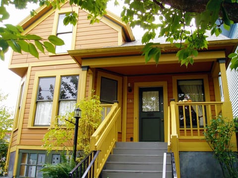 Property building, Facade/entrance