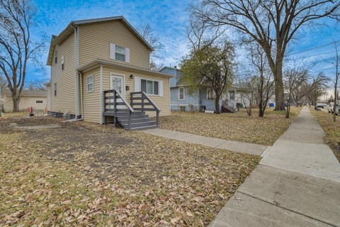 Updated Home Less Than 1 Mi to Downtown Fargo! Casa in Moorhead