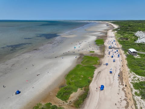 Just a few steps to Ellis Landing Beach House in Brewster