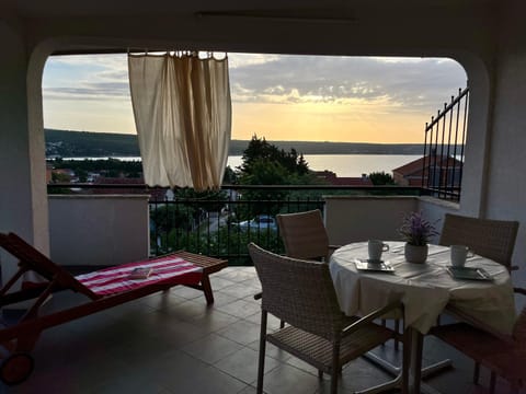 View (from property/room), Balcony/Terrace, Mountain view, Sea view