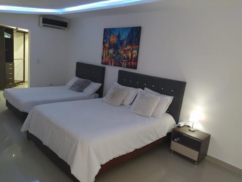 Bed, Photo of the whole room, Bedroom, air conditioner