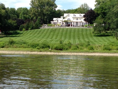 Magnificent Hudson River Estate Villa in Capital District, NY, USA