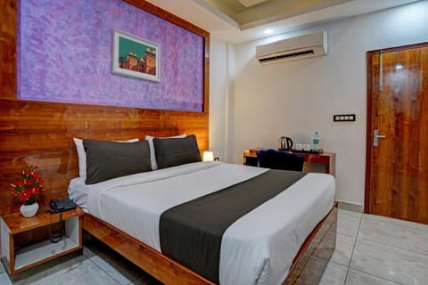 luxury room on NH8 near Hero Honda Chowk Gurgaon Hotel in Gurugram