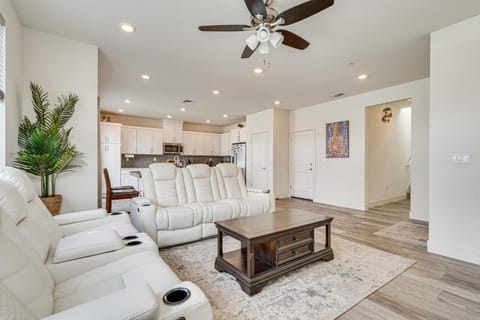 Newly Built Tracy Home with Backyard and Pool Access! Casa in Tracy