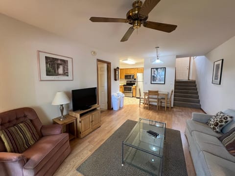 Cozy 1 BDR Condo in the Country Club! House in Flagstaff