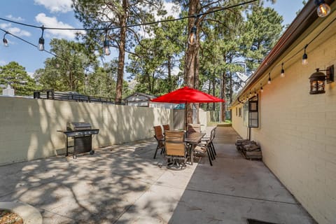 Spectacular PineCone Manor Close to Downtown Flagstaff - Large Private Outdoor Space Casa in Flagstaff