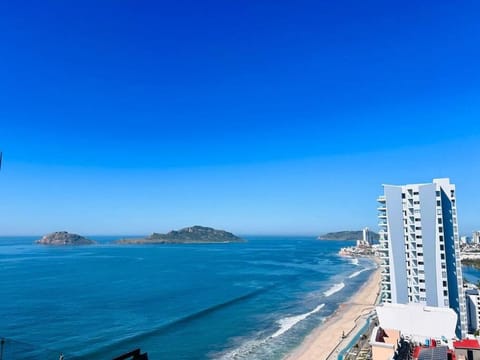 Central 1604 frente al lago Apartment in Mazatlan