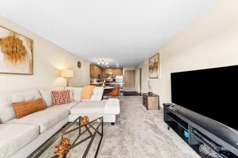 TV and multimedia, Kitchen or kitchenette, Living room