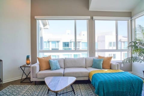 Exclusive Water View 1BR Penthouse Rooftop Pool Condo in Marina del Rey