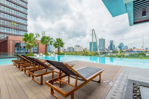 Pool view, Swimming pool, sunbed