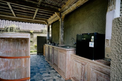 Kitchen or kitchenette, kitchen