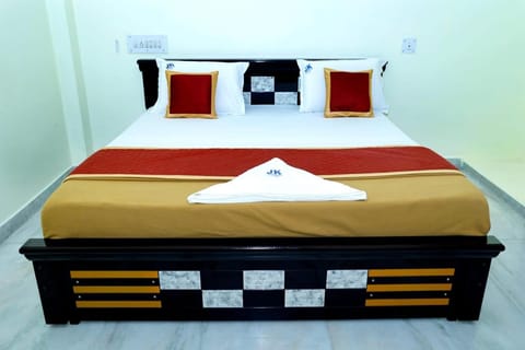 JK Home Stay Condo in Tirupati