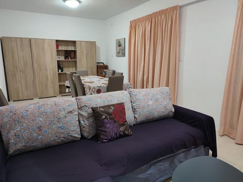 Dolphin Court 3-Bedroom Sea View Apartment in Marsaskala, Malta Condo in Marsaskala