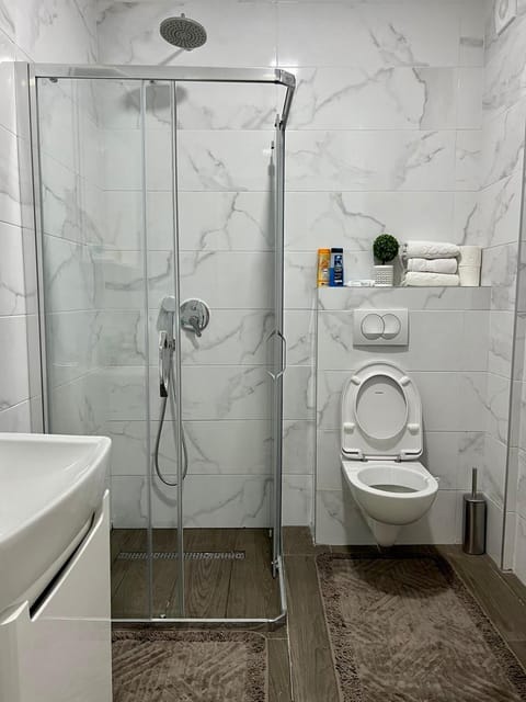 Shower, Toilet, Bathroom