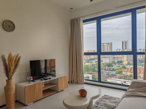 TV and multimedia, Living room, City view