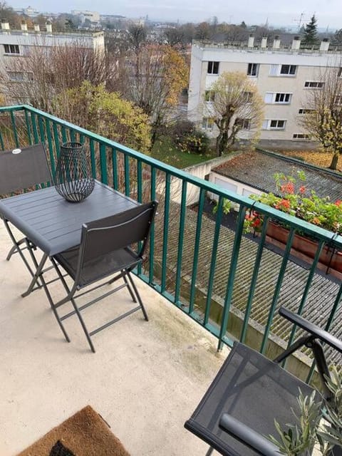 Appartement de charme, 76 m2, Quartier St GABRIEL Apartment in Caen