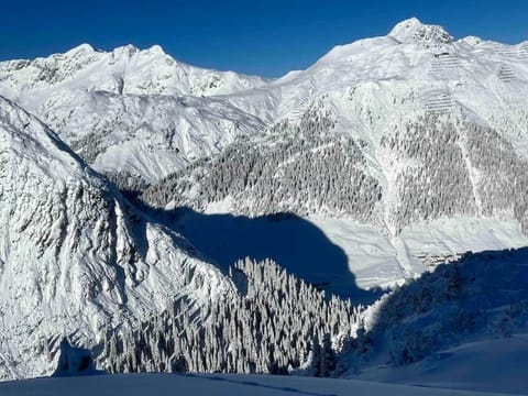 Nearby landmark, Natural landscape, Winter, Mountain view