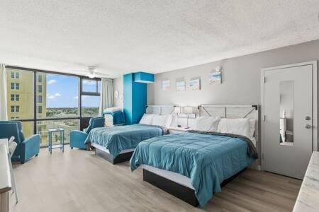 Oceanside Pair-A-Dise - Double Room, Heated Pool & Beach Access, Free Parking House in Daytona Beach Shores