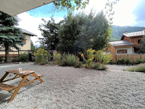 Appartement 3 pièces avec jardin et parking à Le Monêtier-les-Bains - FR-1-330F-226 Apartment in La Salle-les-Alpes