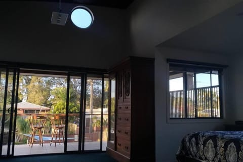 Top Floor House, Pool,Pets OK, Close Beach&River Apartment in Tweed Heads