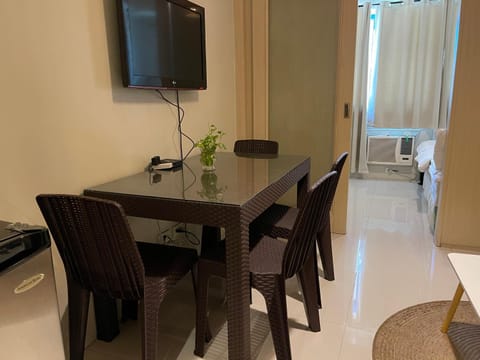 PinkDoorZ MOA Staycation at SEA Residences Apartment hotel in Pasay