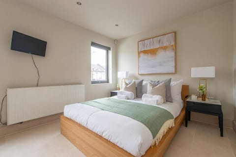 Elegant 1-BR Retreat in Ilford Centre Apartment in Ilford