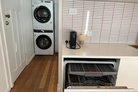 Coffee/tea facilities, dishwasher, washing machine, dryer