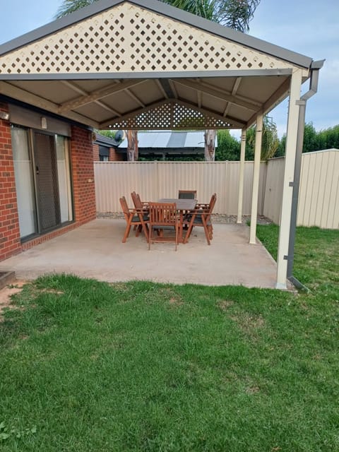 A beautiful and spacious home Casa in Shepparton