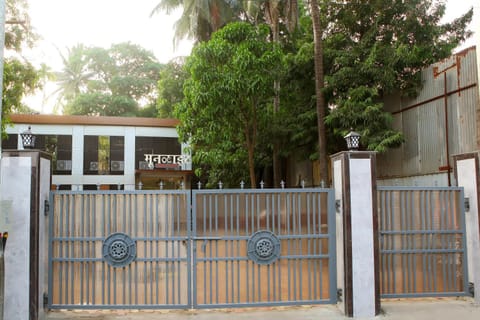 Hotel MoonLite Residency - Near Aksa Beach Marve Malad West Hotel in Mumbai